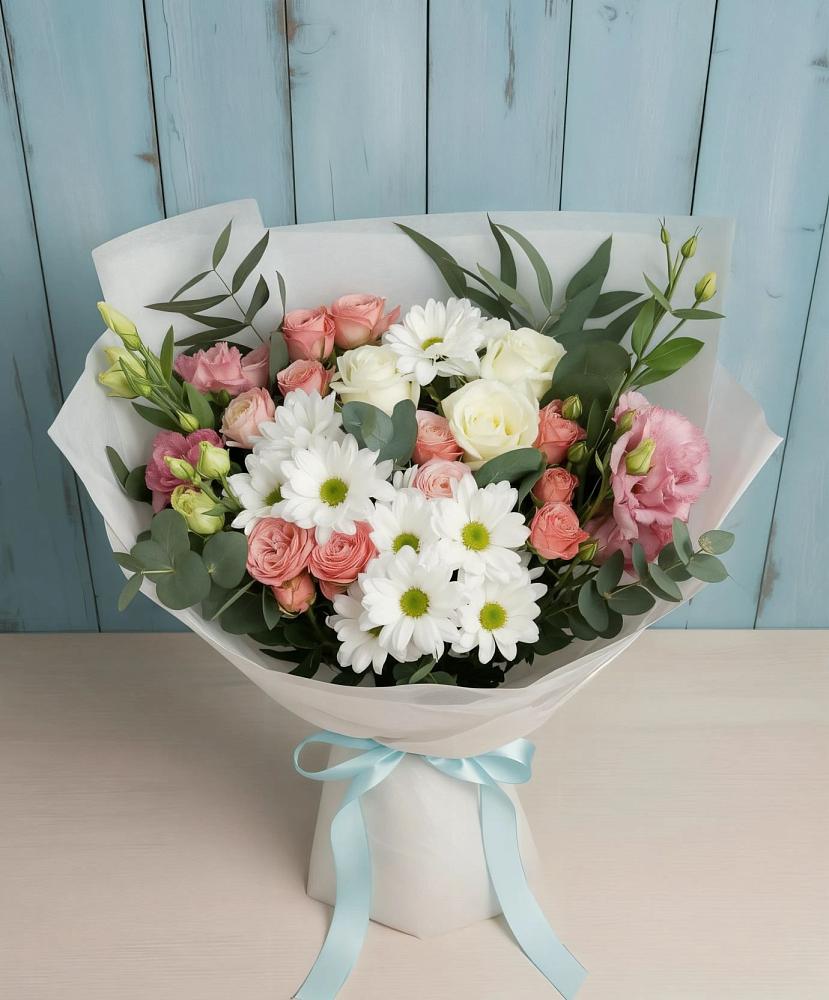 Букет цветов из: Розы, Лизиантусы и Хризантемы в Рождественно
