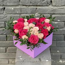Цветочная композиция из Розы в коробке в Рождественно