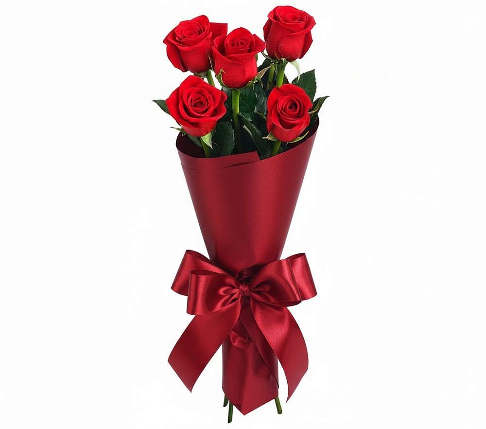 Букет 5 Красных роз Эдлесс Лав в Рождественно