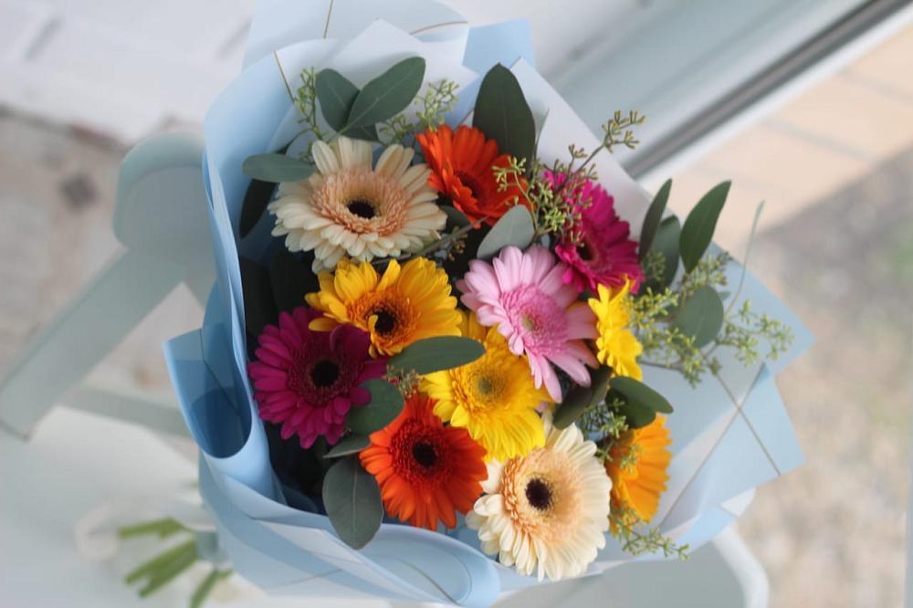 Букет цветов из: Герберы в Рождественно