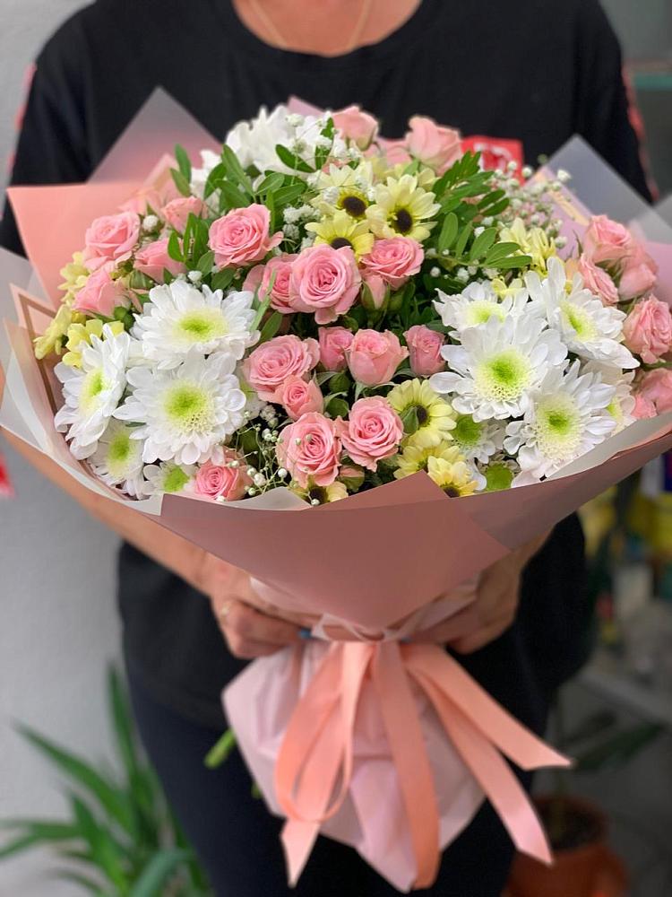 Букет цветов из: Розы и Хризантемы в Рождественно