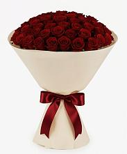 Букет 101 Бордовая роза Блэк Бакарра в Рождественно