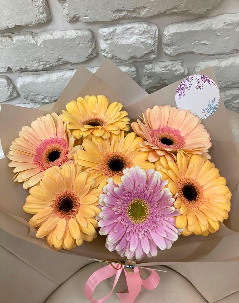 Букет цветов из: Герберы в Рождественно
