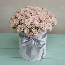 Цветочная композиция из Розы в шляпной коробке #REPLACE_PRED# Рождественно