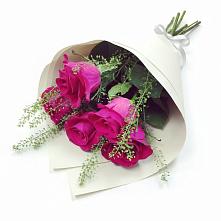Букет цветов из:  Розы в Рождественно