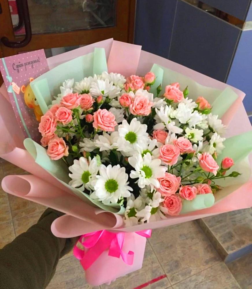 Букет цветов из: Розы и Хризантемы в Рождественно