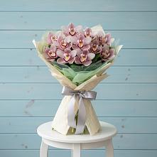 Букет цветов из:  Орхидеи и Розы #REPLACE_PRED# Рождественно