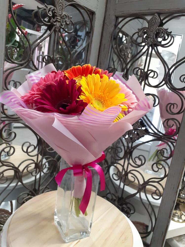 Букет цветов из: Герберы в Рождественно