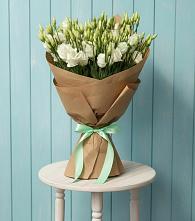 Букет цветов из:  Лизиантусы #REPLACE_PRED# Рождественно