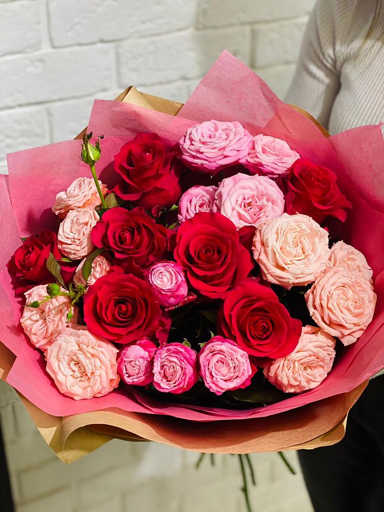 Букет цветов из: Розы в Рождественно