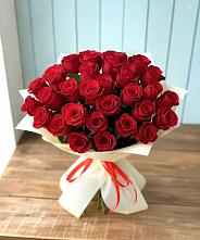Букет 29 Красных роз в Рождественно