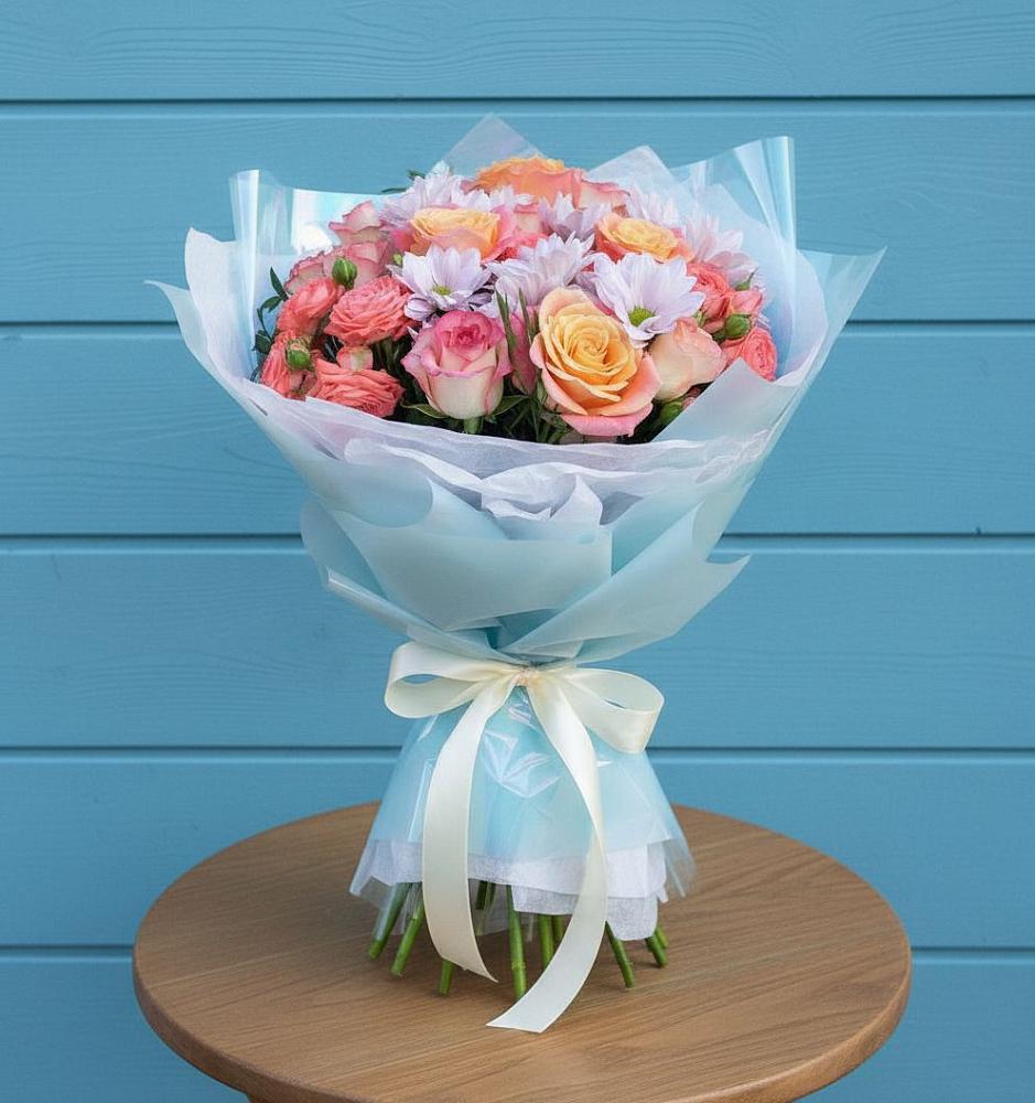 Букет цветов из: Хризантемы и Розы в Рождественно