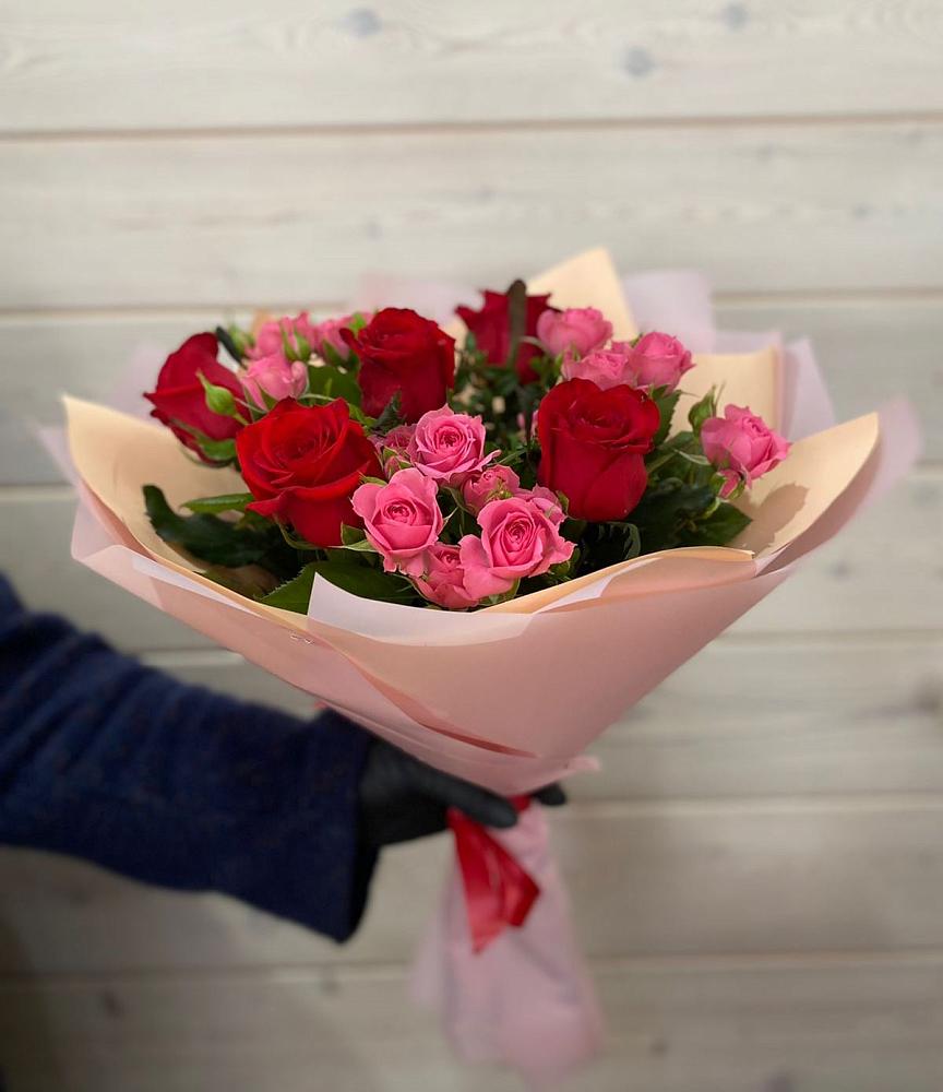 Букет цветов из: Розы в Рождественно