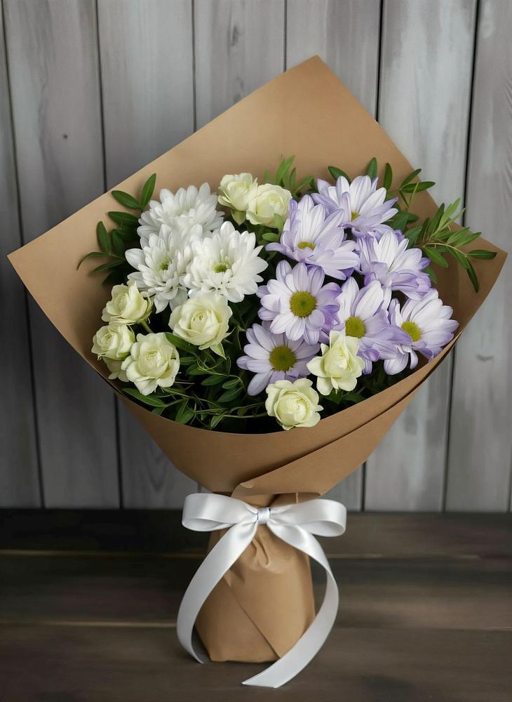 Букет цветов из: Хризантемы и Розы в Рождественно